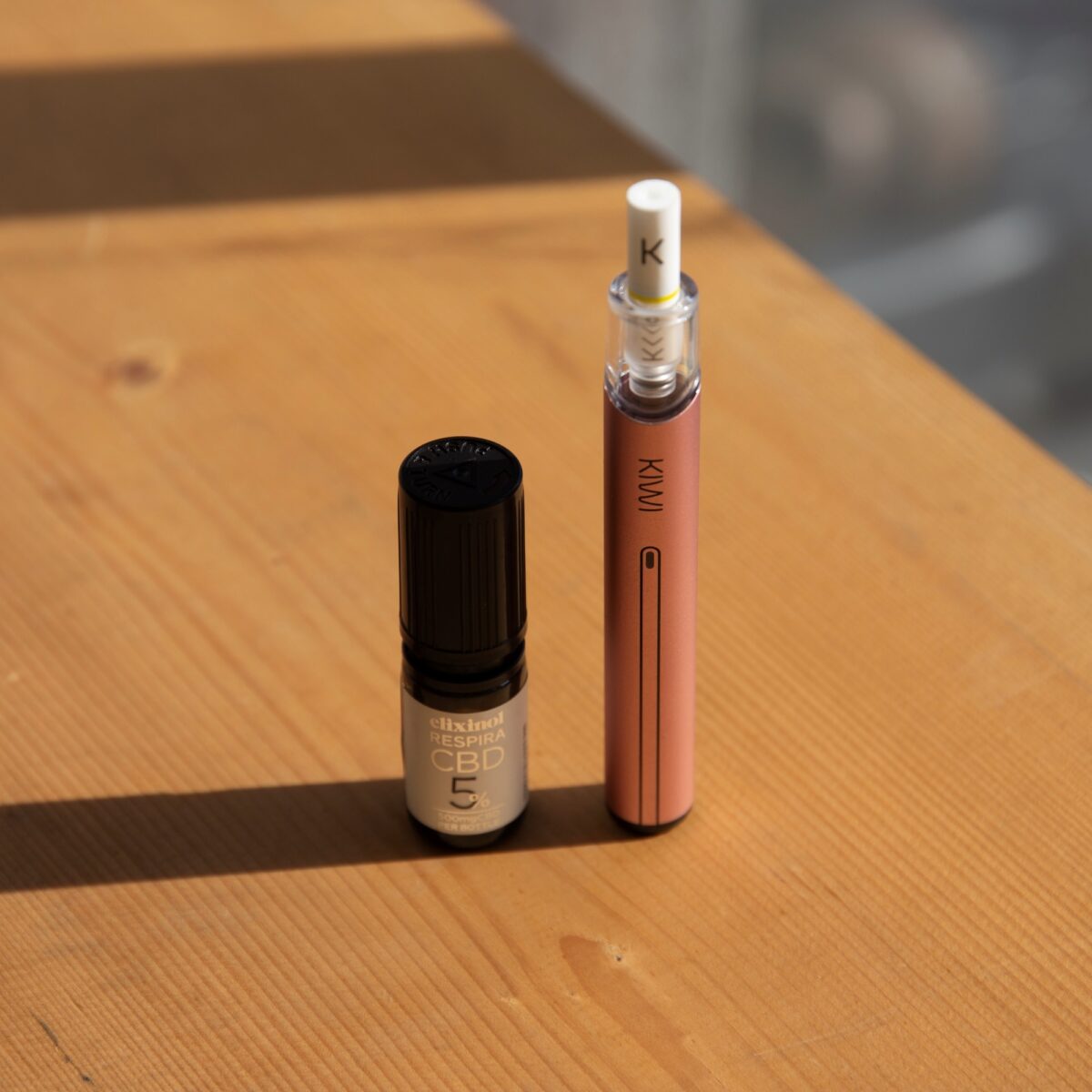 エリクシノール　VAPEセット エリクシノール レスピラ500 ＆ KIWI Spark セット（Black/Pink